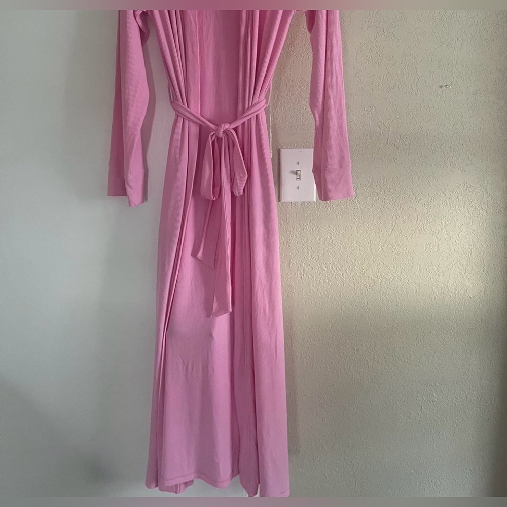 SKIMS NWT Soft Lounge Robe - RARE Bubblegum Pink - Size XS - Picture 3 of 6